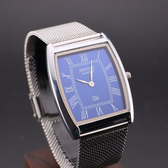 Vintage Seiko Slim Tonneau Tank Quartz Gentlemen's Wrist Watch  - FREE SHIPPING - Picture 1 of 14